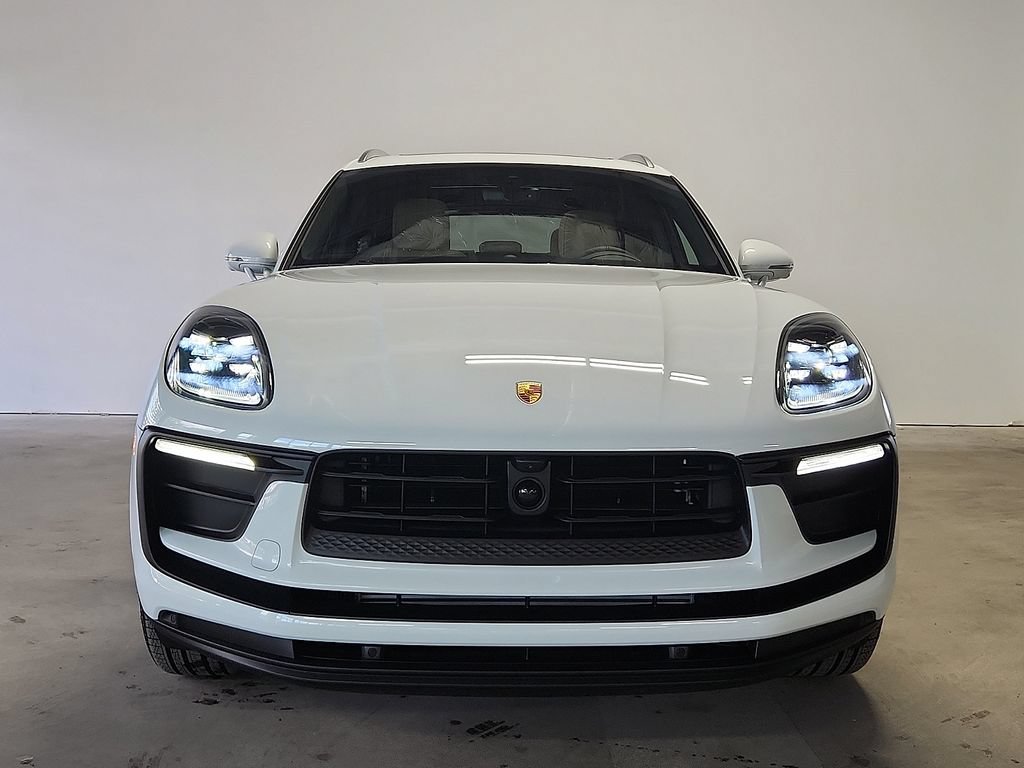 New 2026 Porsche Macan AWD/4WD image 8