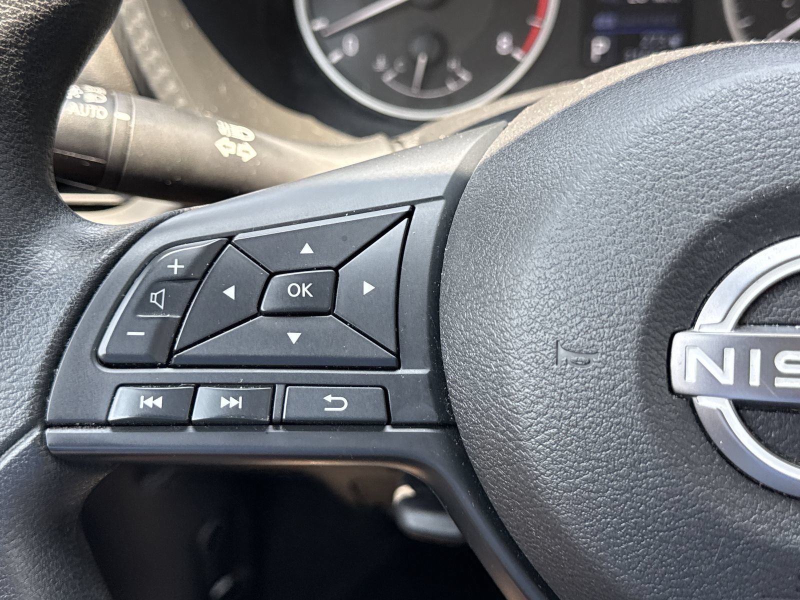 Used 2025 Nissan Sentra S FWD image 18