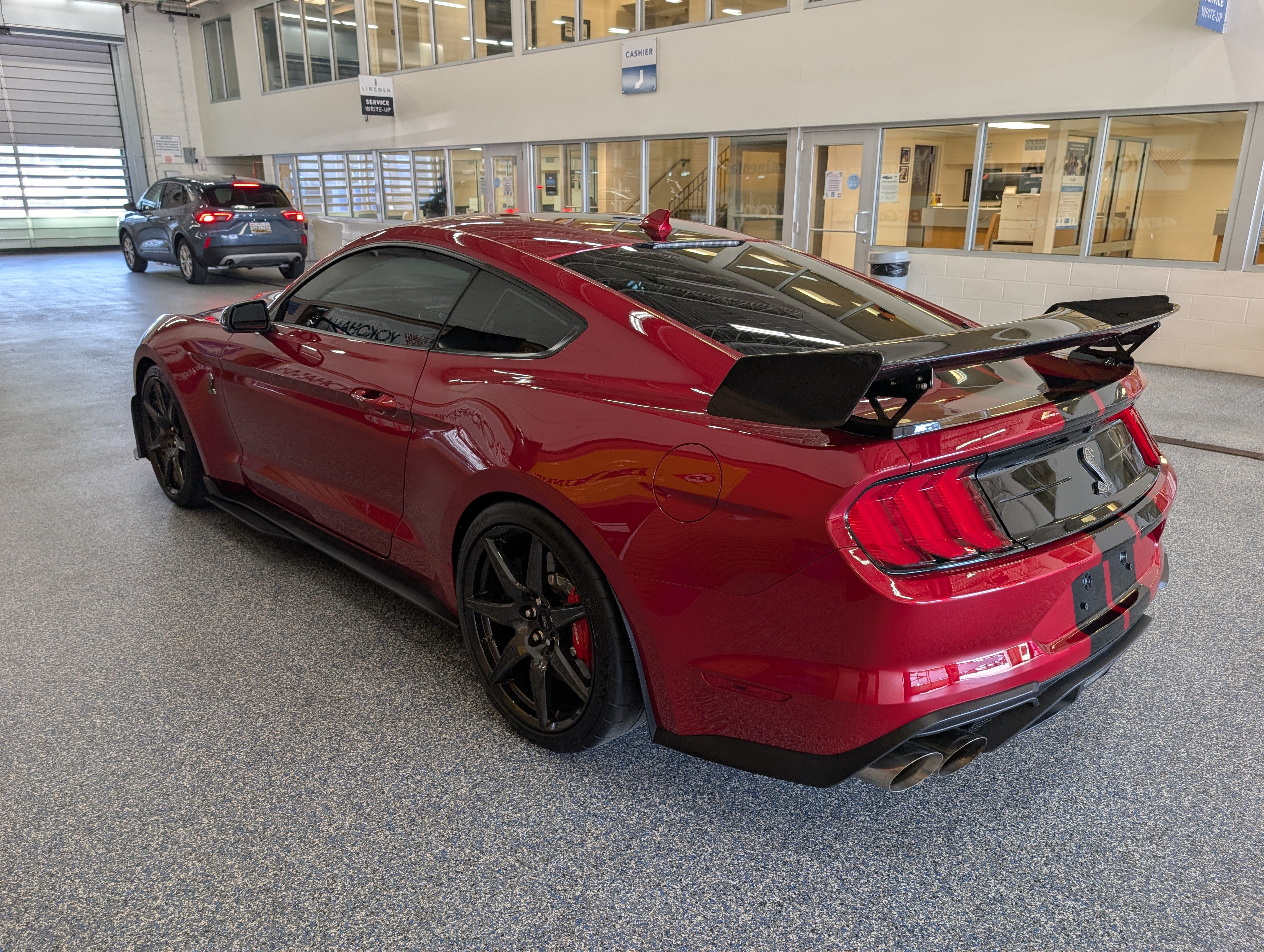 Certified 2020 Ford Mustang Shelby GT500 w/ Carbon Fiber Track Pack RWD image 5