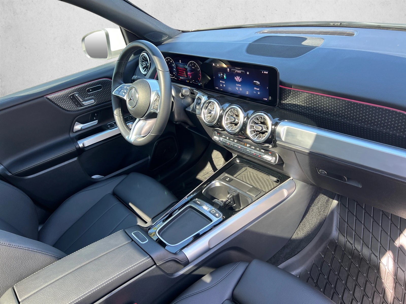 Certified 2026 Mercedes-Benz GLB 250 4MATIC image 28