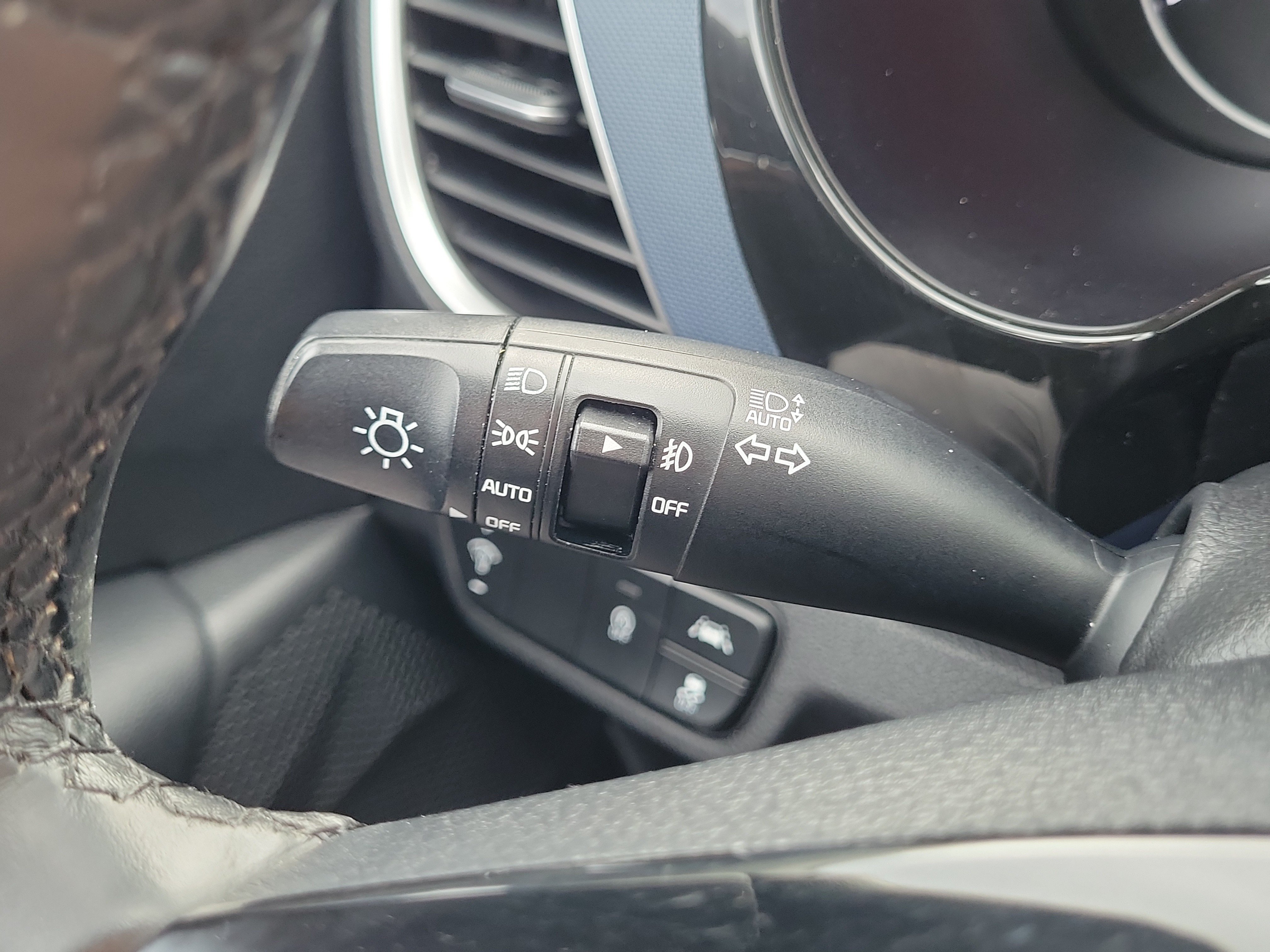 Used 2022 Kia Seltos S FWD image 28