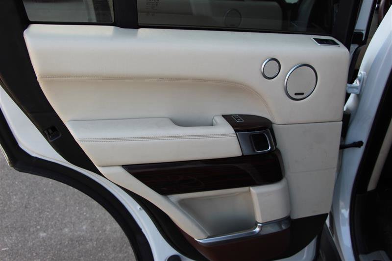 Used 2015 Land Rover Range Rover Autobiography image 40