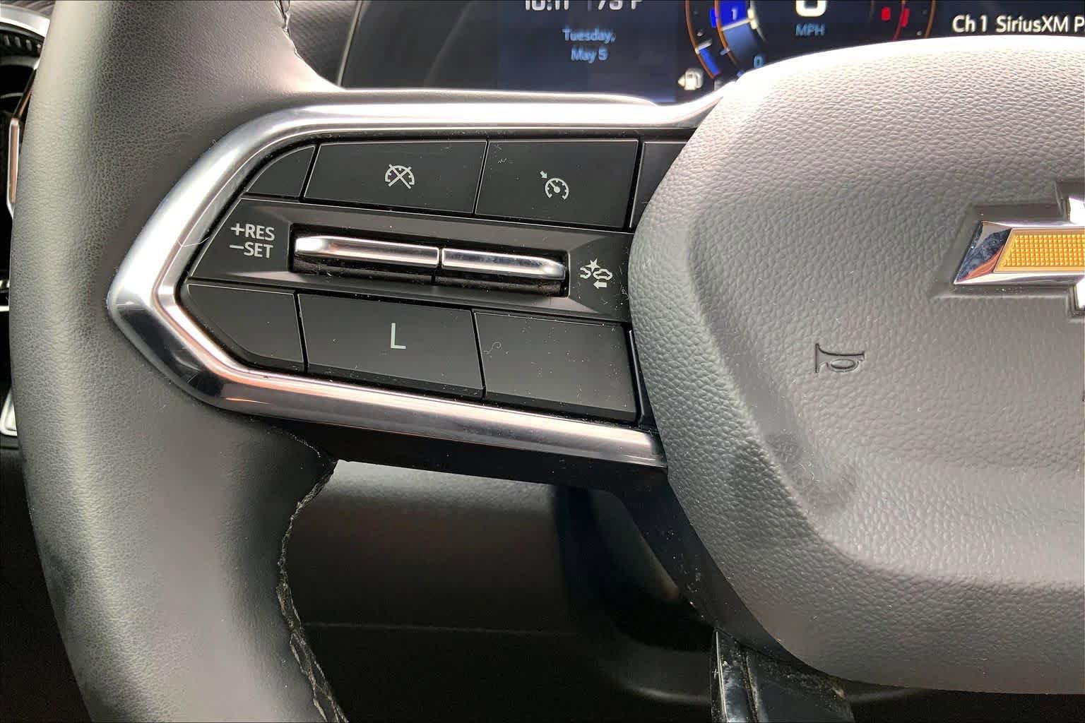 Used 2025 Chevrolet Equinox LT FWD image 24