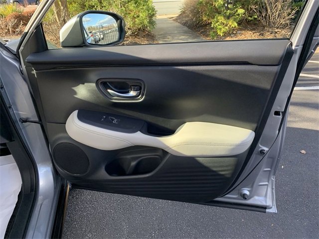 Used 2023 Honda HR-V EX-L image 13