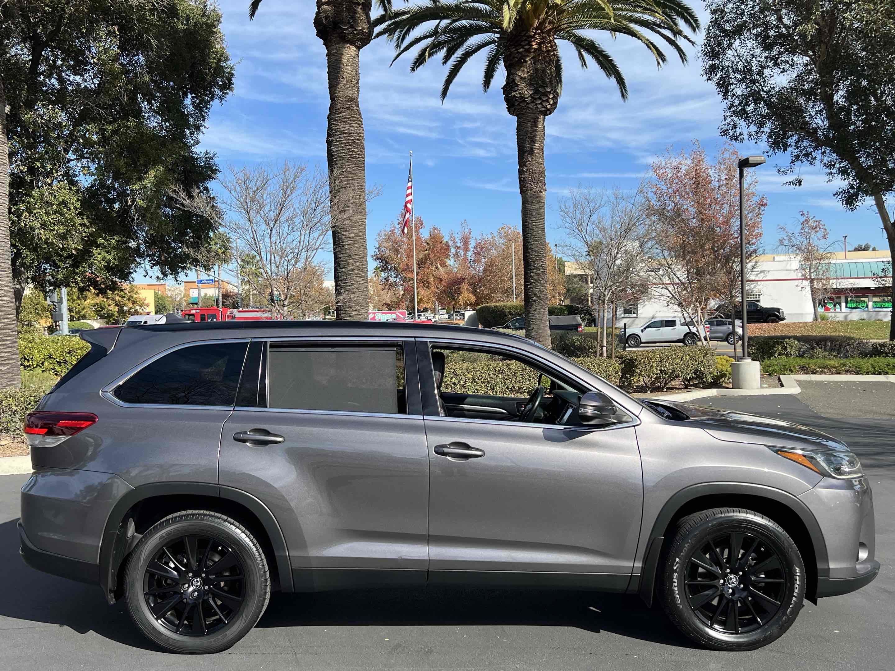 Used 2019 Toyota Highlander XLE image 22