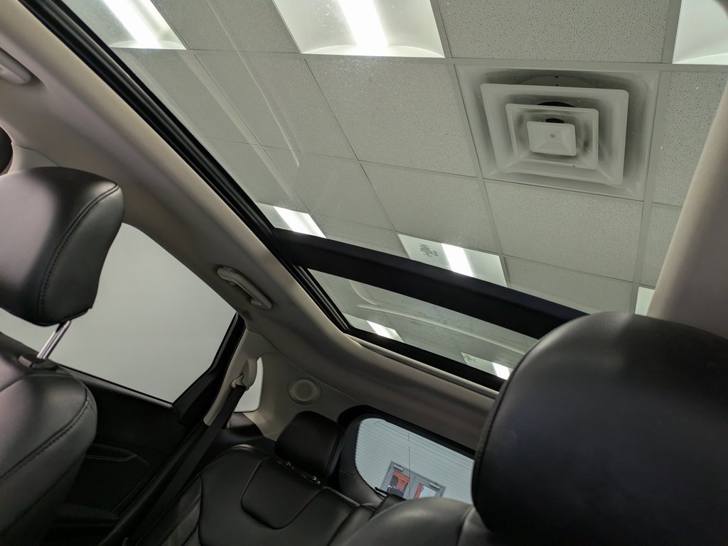 Used 2019 Ford Edge Titanium w/ Equipment Group 301A image 21