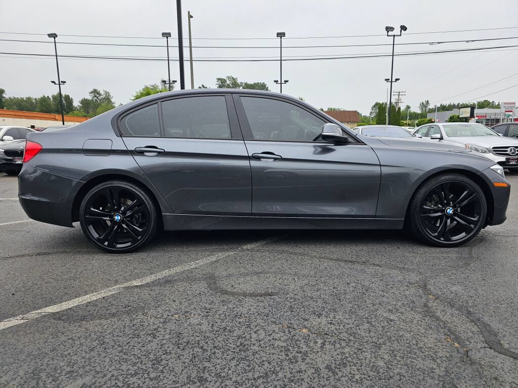 Used 2015 BMW 320i xDrive Sedan AWD/4WD image 6