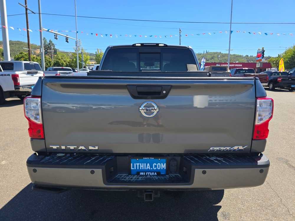 Used 2017 Nissan Titan PRO-4X AWD/4WD image 4