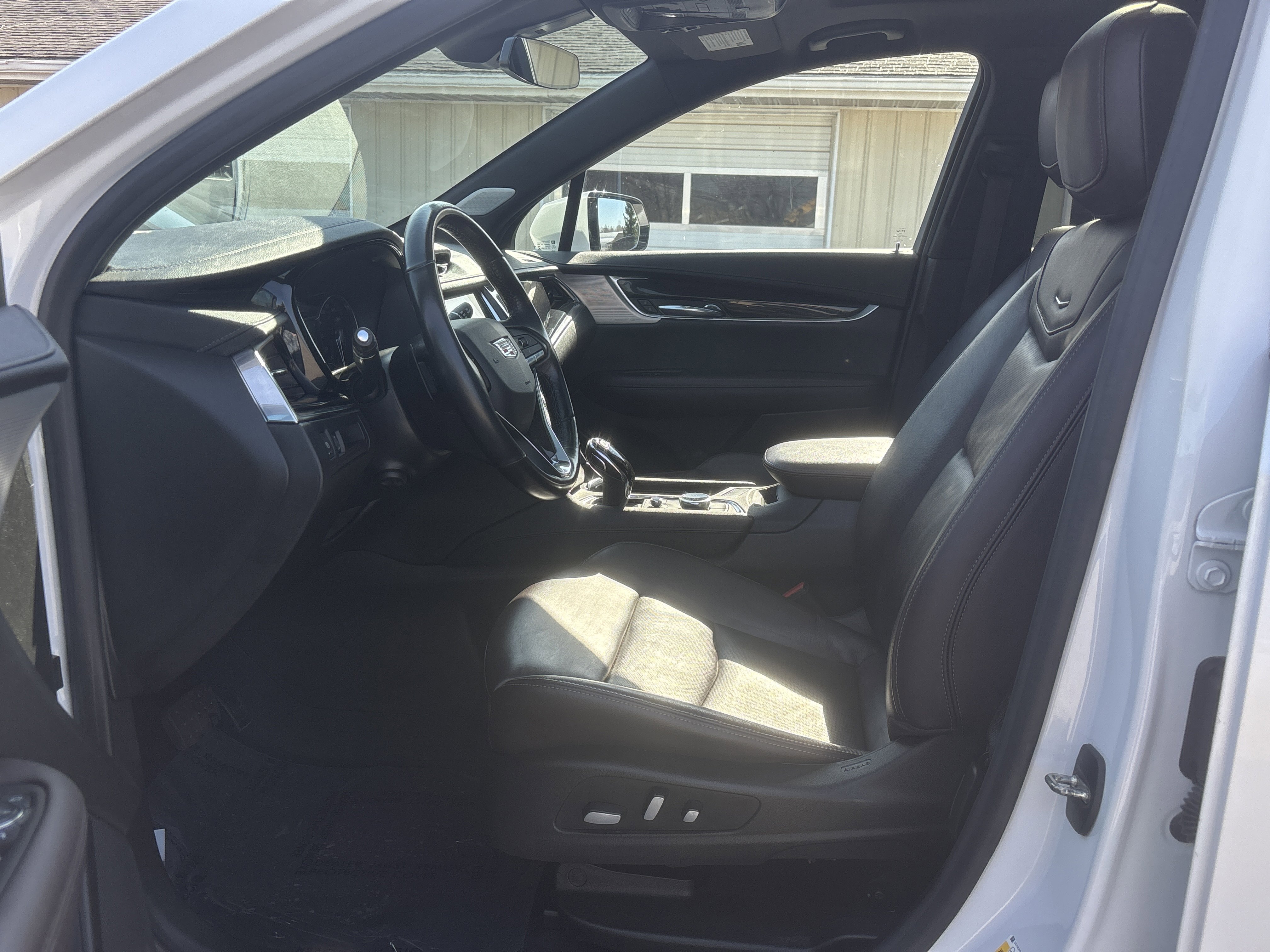 Used 2021 Cadillac XT6 Premium Luxury AWD/4WD image 16