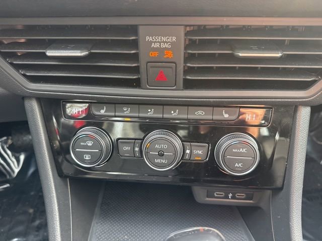 Used 2022 Volkswagen Jetta SE image 16