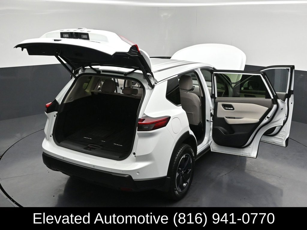 Used 2024 Nissan Rogue SV AWD/4WD image 36