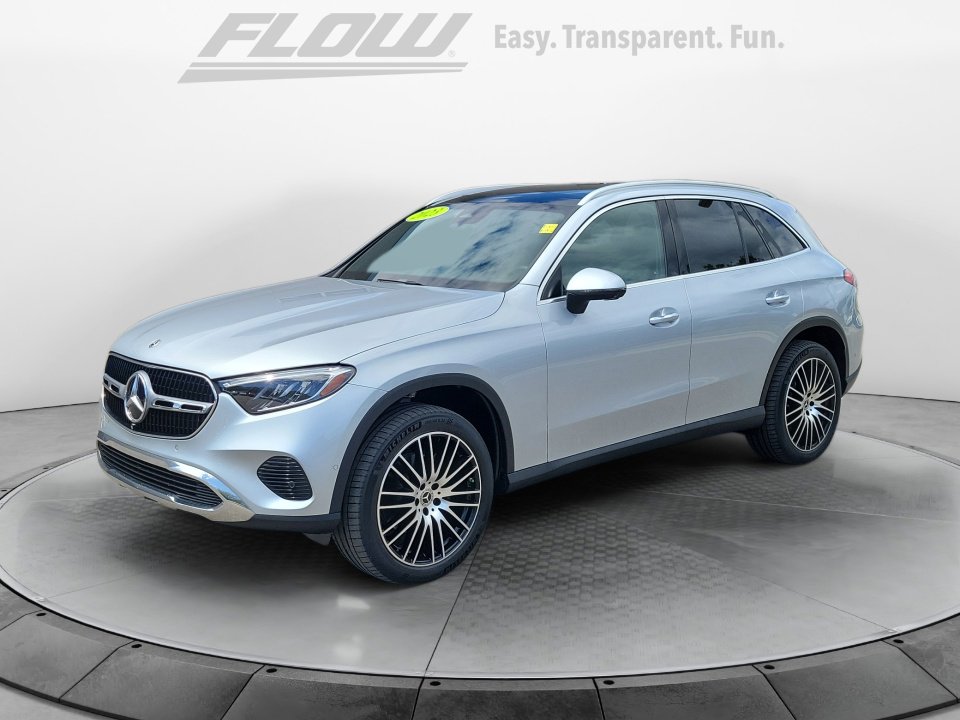Used 2023 Mercedes-Benz GLC 300 4MATIC image 3
