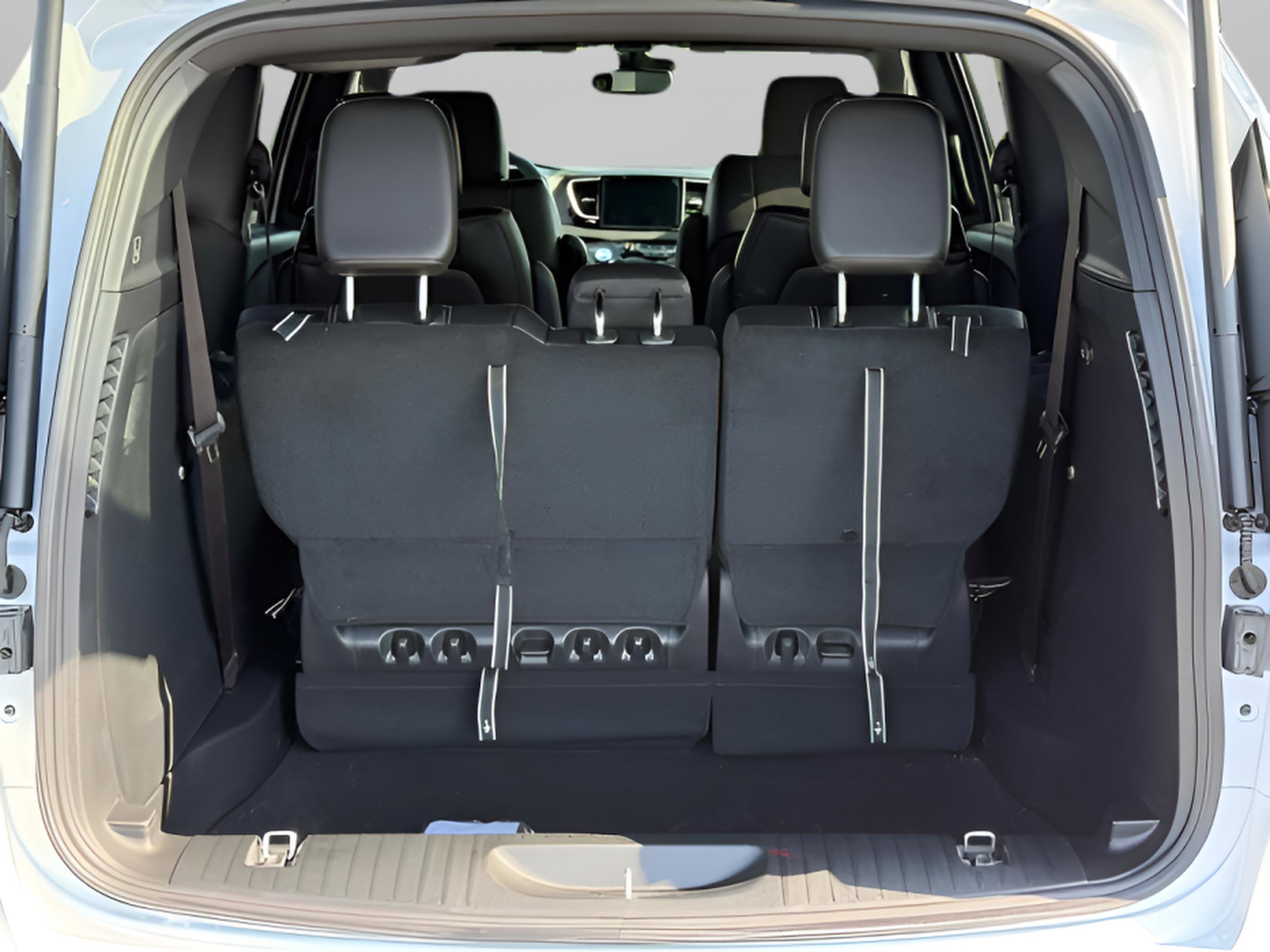 New 2027 Chrysler Pacifica Select FWD image 8