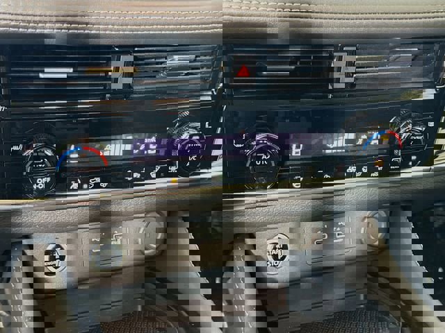 Used 2023 Nissan Rogue SL AWD/4WD image 15