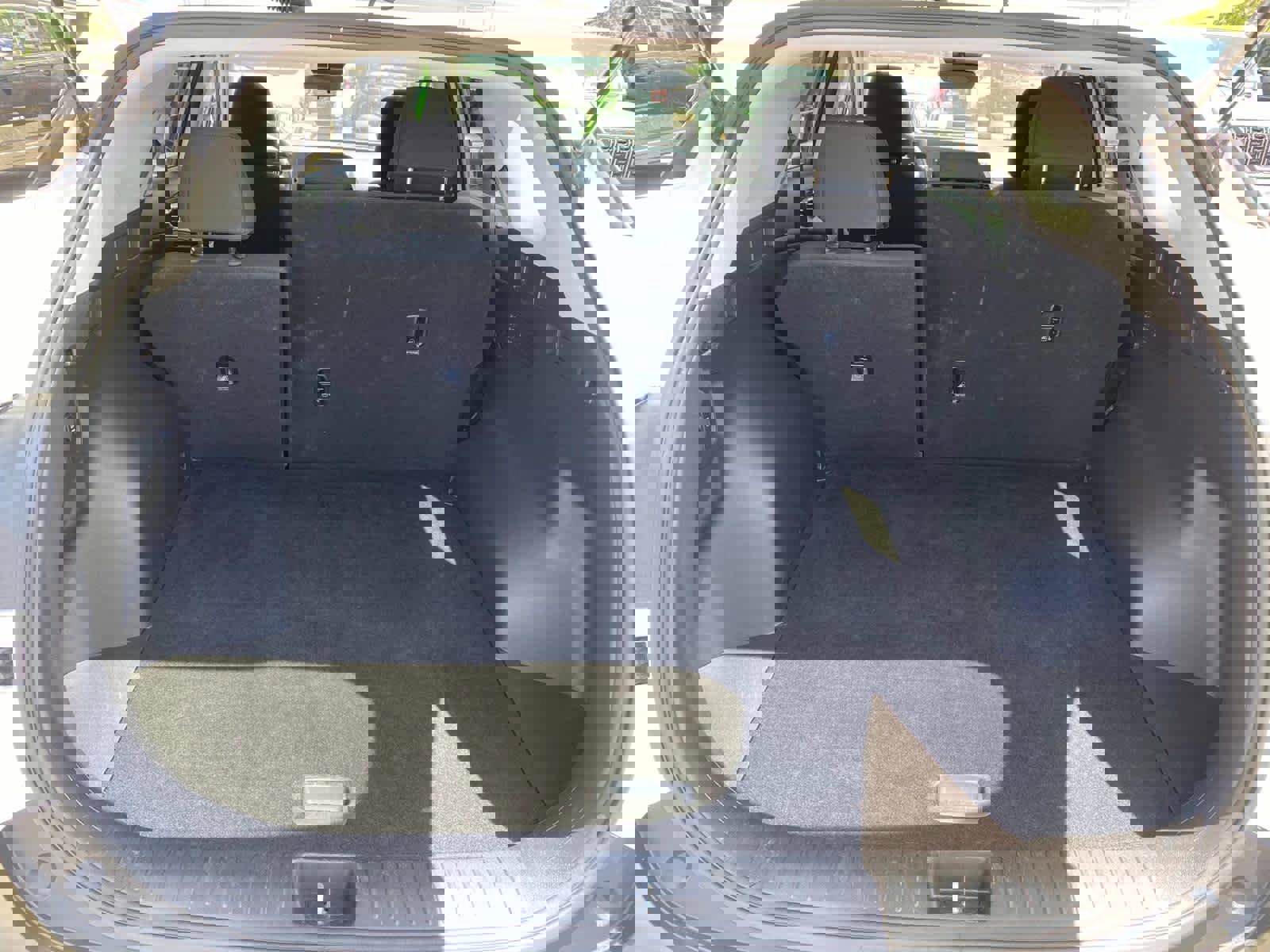 Used 2023 Kia Sportage LX image 5