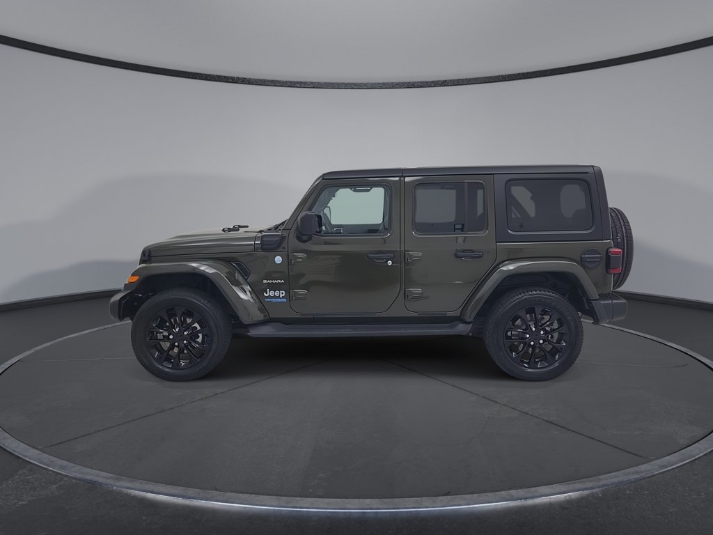 Used 2022 Jeep Wrangler Unlimited Sahara w/ Cold Weather Group AWD/4WD image 11