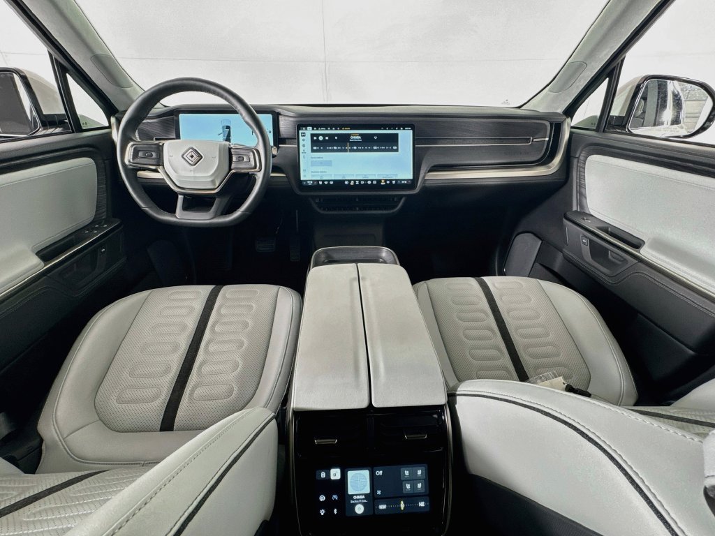 Used 2025 Rivian R1S Adventure Dual AWD/4WD image 31
