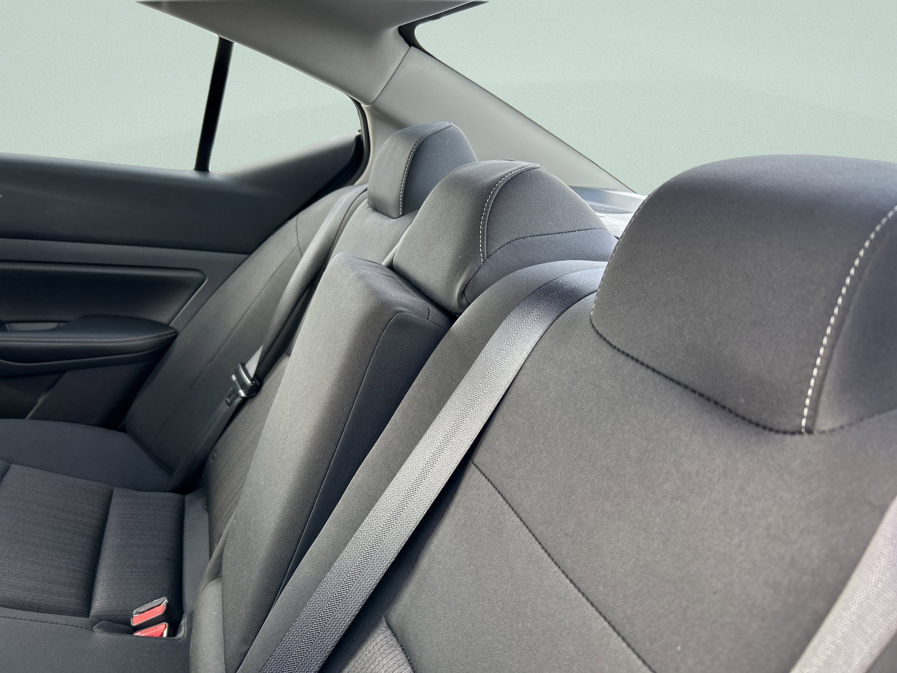 Used 2025 Nissan Altima 2.5 SV FWD image 15