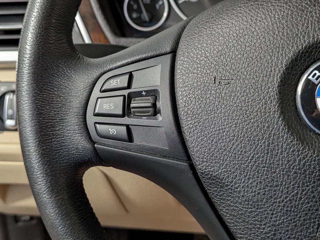 Used 2018 BMW 320i Sedan RWD image 31