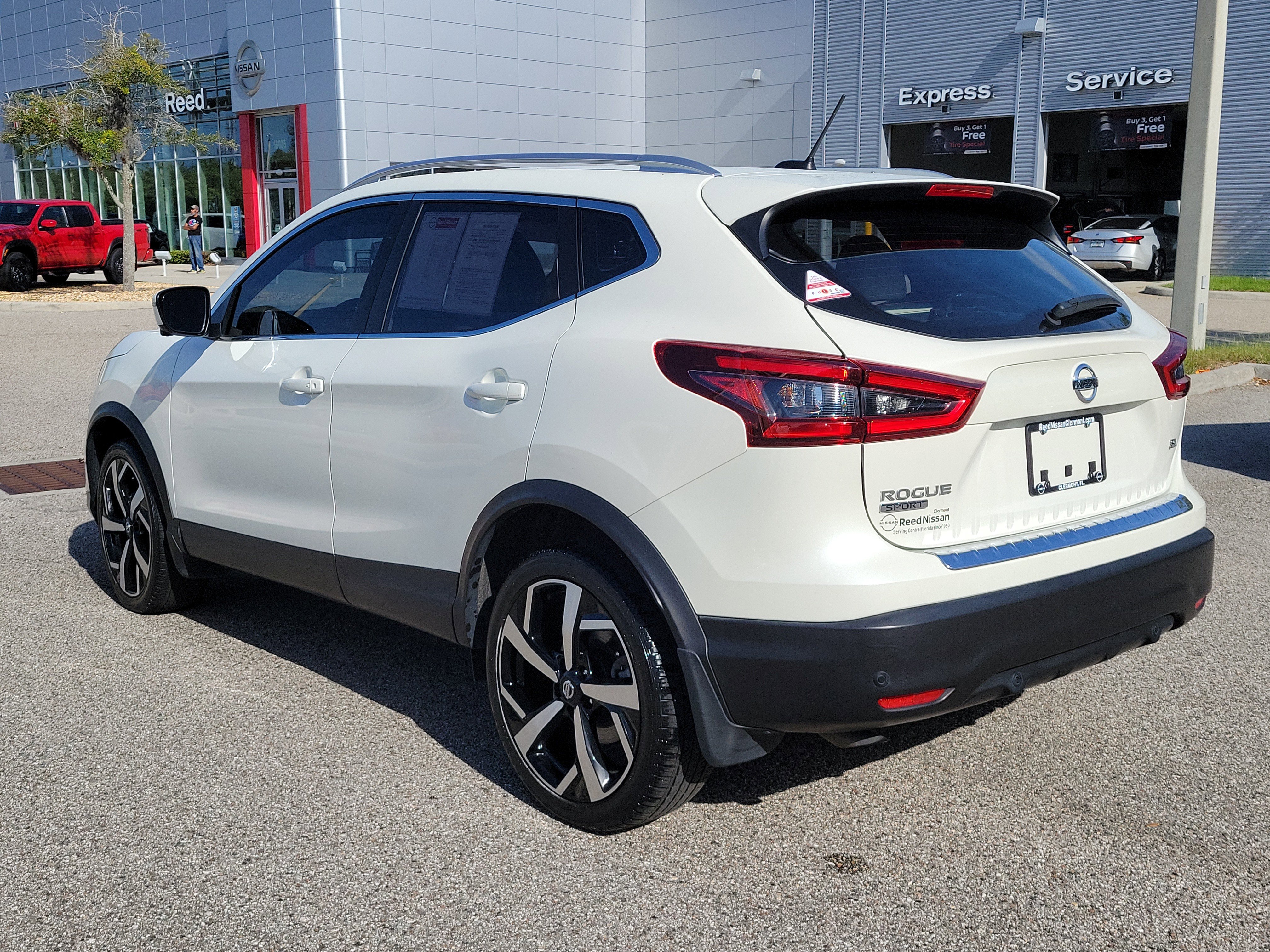 Certified 2021 Nissan Rogue Sport SL w/ Premium Package FWD image 8