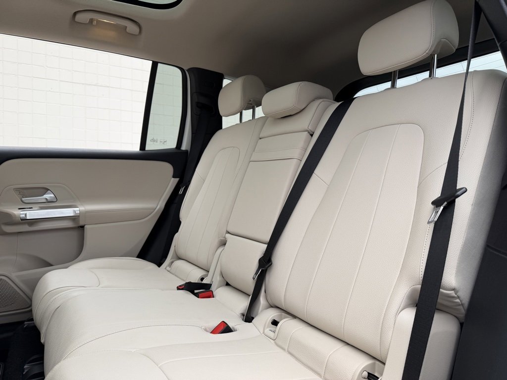 Used 2023 Mercedes-Benz GLB 250 4MATIC image 37