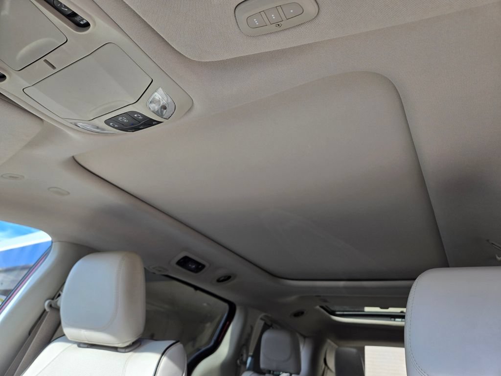 Used 2021 Chrysler Pacifica Limited w/ Premium & Safety Sphere Group AWD/4WD image 13