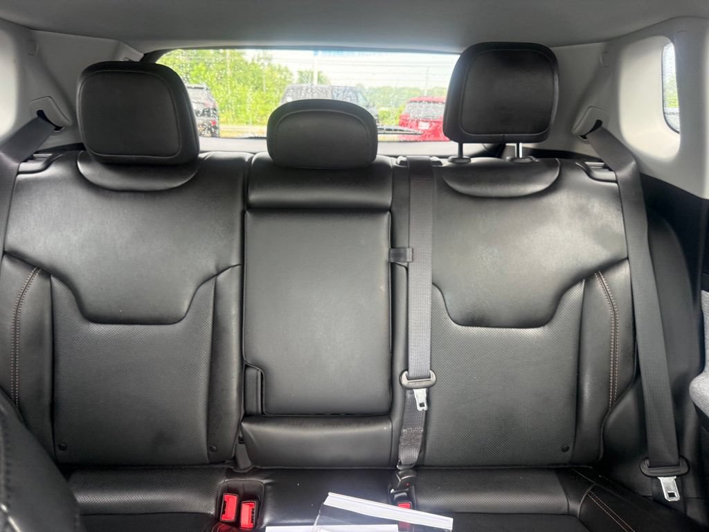 Used 2022 Jeep Compass Latitude AWD/4WD image 29
