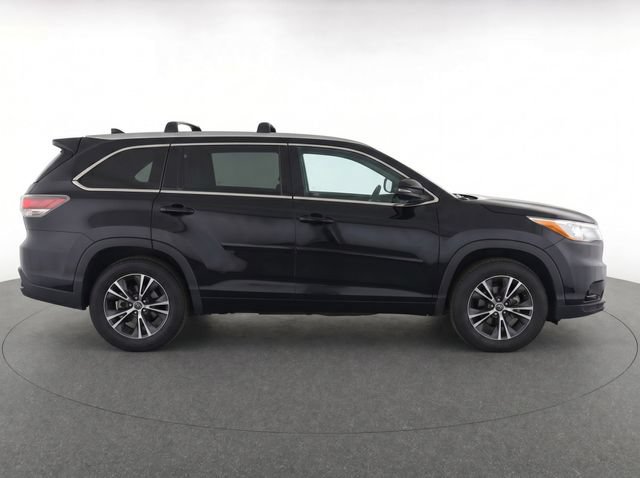 Used 2016 Toyota Highlander XLE w/ Protection Package #3 AWD/4WD image 8