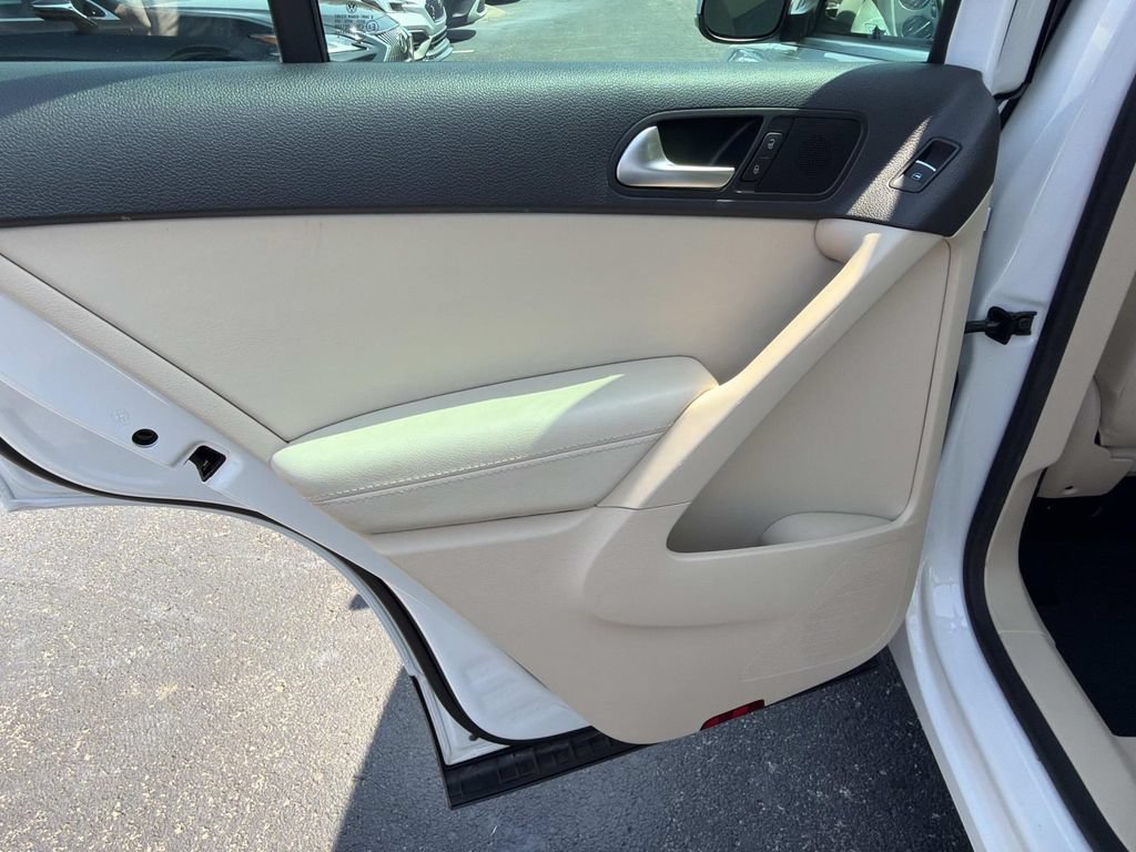 Used 2017 Volkswagen Tiguan Wolfsburg Edition FWD image 13