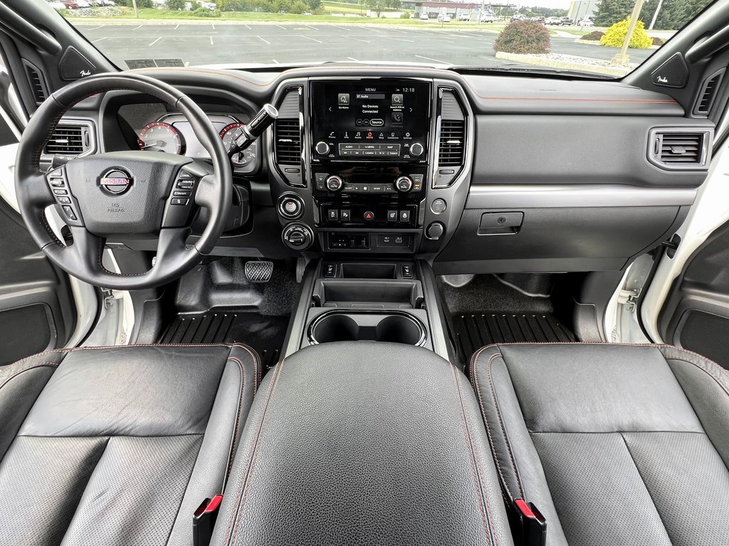 Used 2022 Nissan Titan PRO-4X w/ Pro-4x Convenience Package image 4