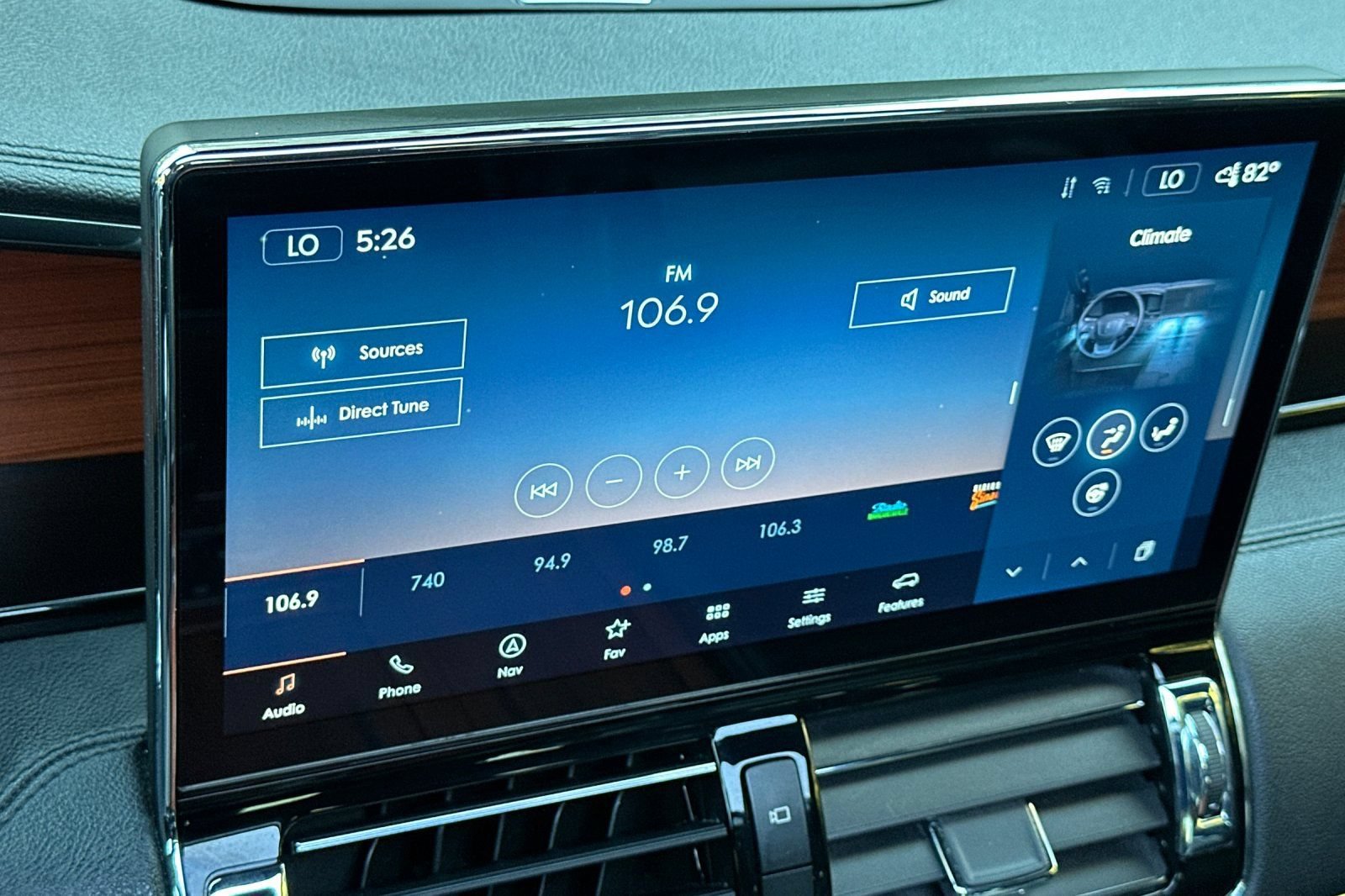 Used 2024 Lincoln Navigator Premiere AWD/4WD image 26