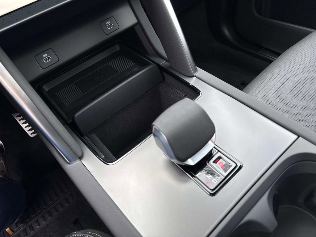 New 2026 Land Rover Discovery Sport Landmark image 24