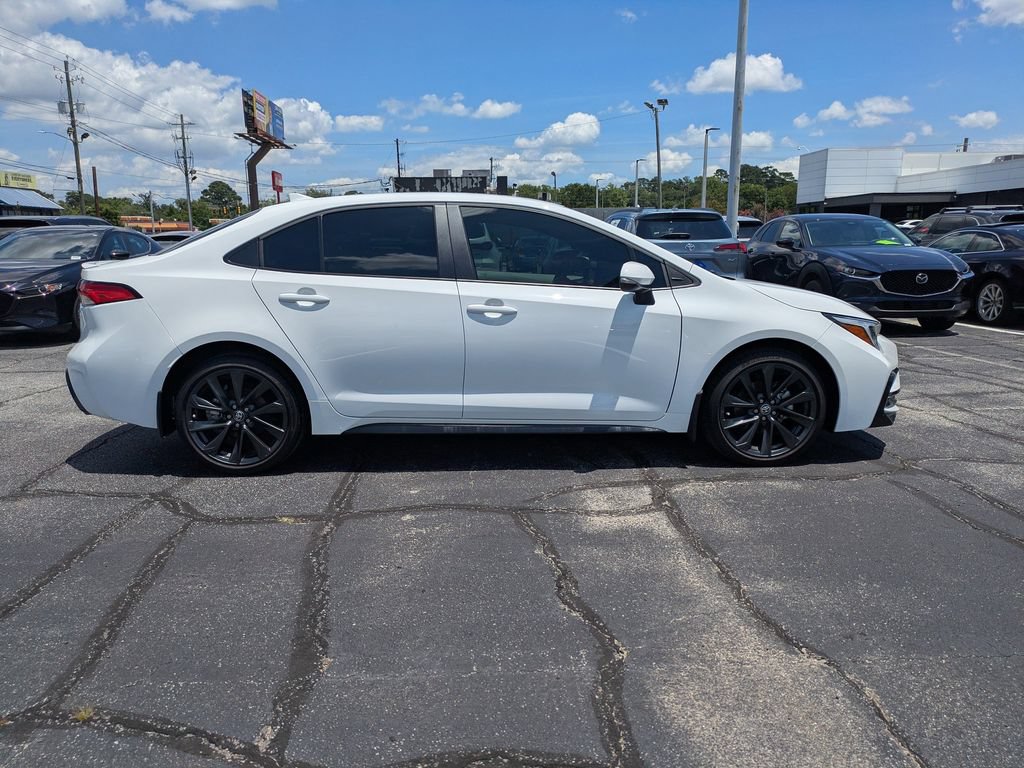 Used 2025 Toyota Corolla SE FWD image 3