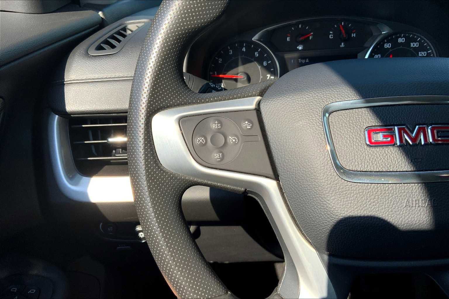 Used 2024 GMC Terrain SLE image 23
