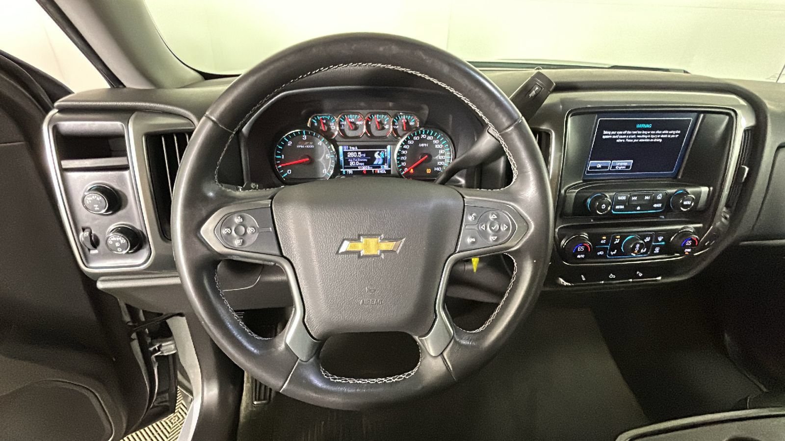 Used 2018 Chevrolet Silverado 1500 LT w/ Redline Edition AWD/4WD image 18