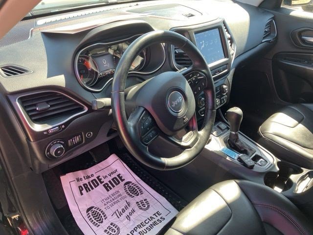 Used 2020 Jeep Cherokee Trailhawk w/ Technology Group AWD/4WD image 13