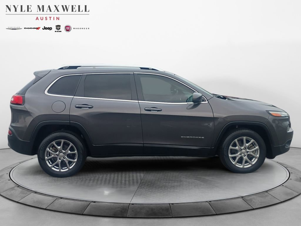 Used 2018 Jeep Cherokee Latitude Plus image 17