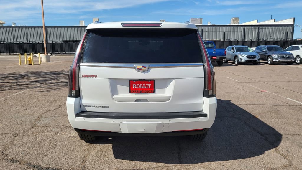Used 2018 Cadillac Escalade Luxury AWD/4WD image 7