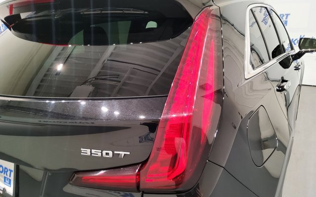 Used 2024 Cadillac XT4 Premium Luxury image 9