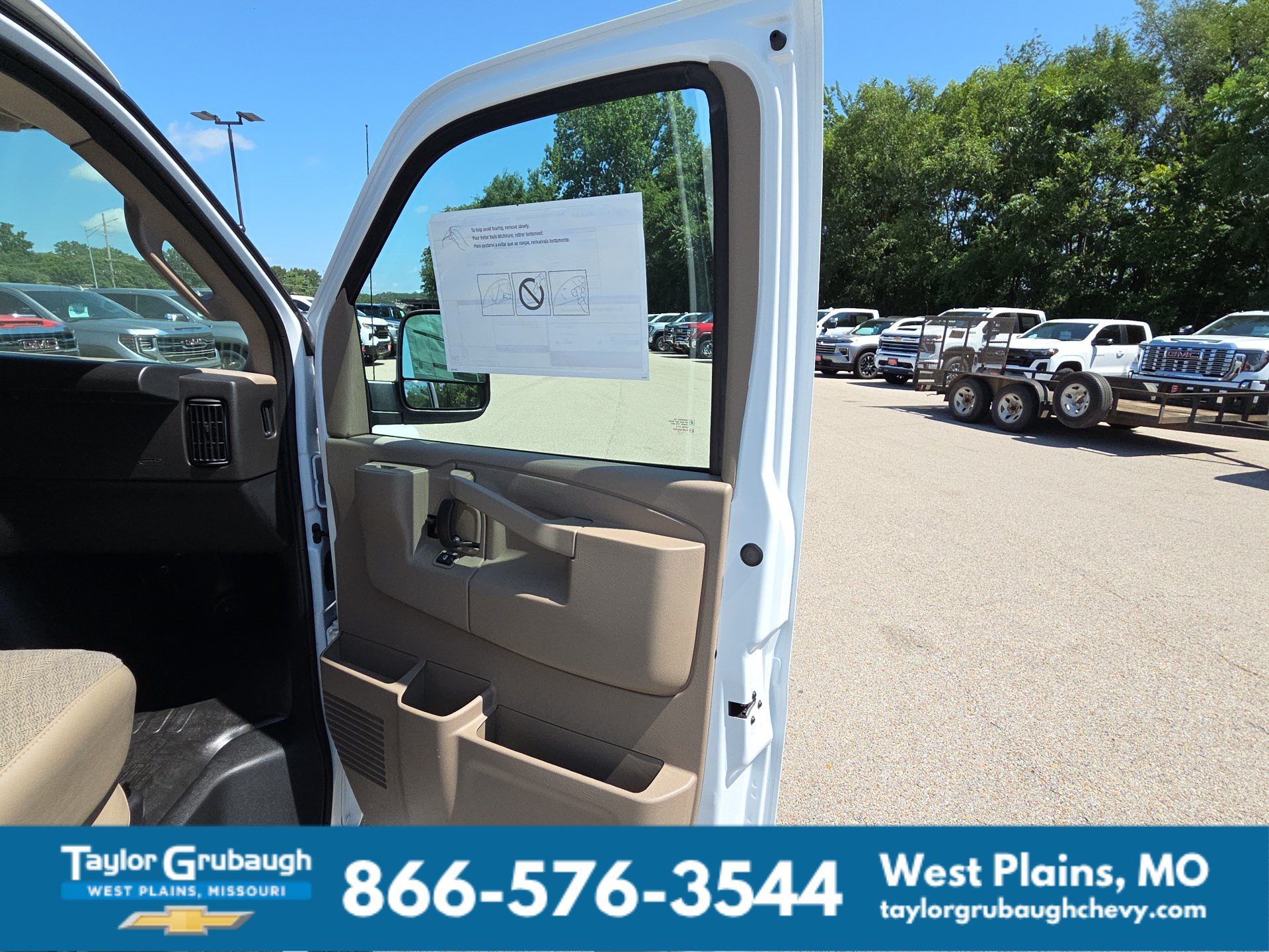 New 2026 Chevrolet Express 3500 w/ Driver Convenience Package RWD image 26