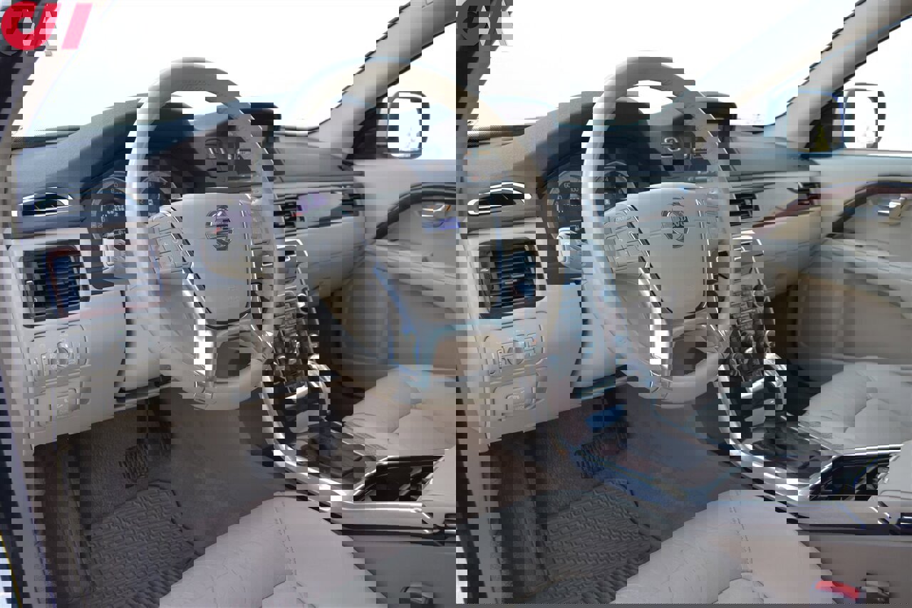 Used 2013 Volvo XC70 T6 image 3