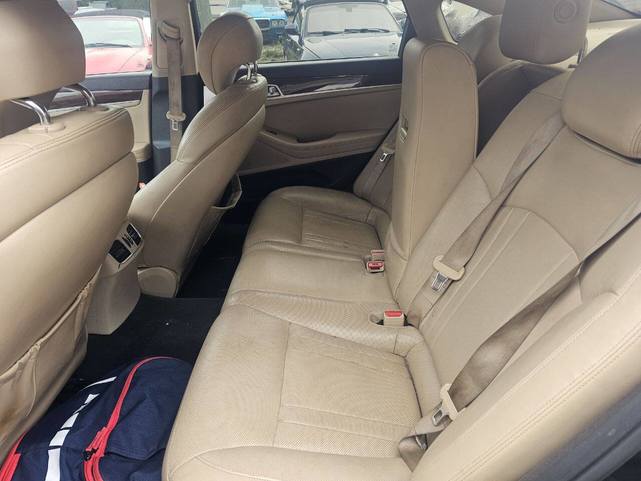 Used 2016 Hyundai Genesis 3.8 RWD image 16