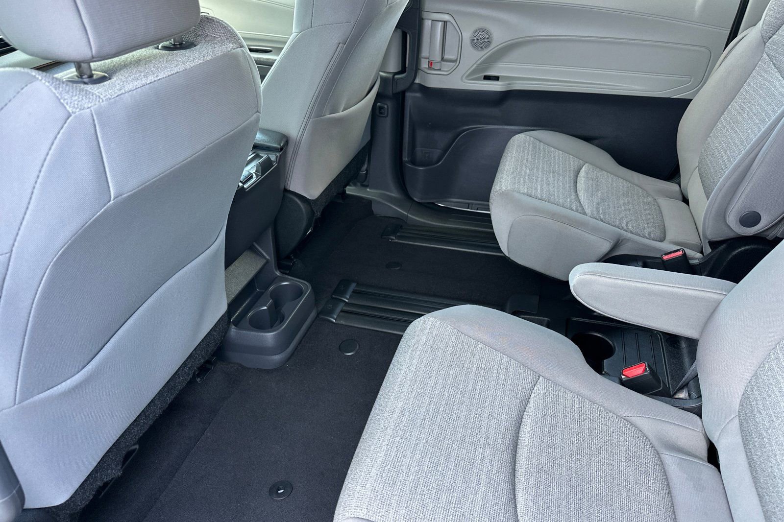 Certified 2023 Toyota Sienna LE image 12