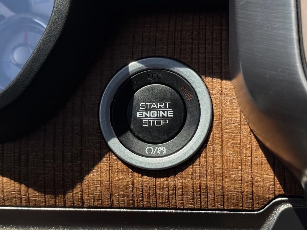 Used 2019 RAM 1500 Limited w/ Body Color Bumper Group AWD/4WD image 29