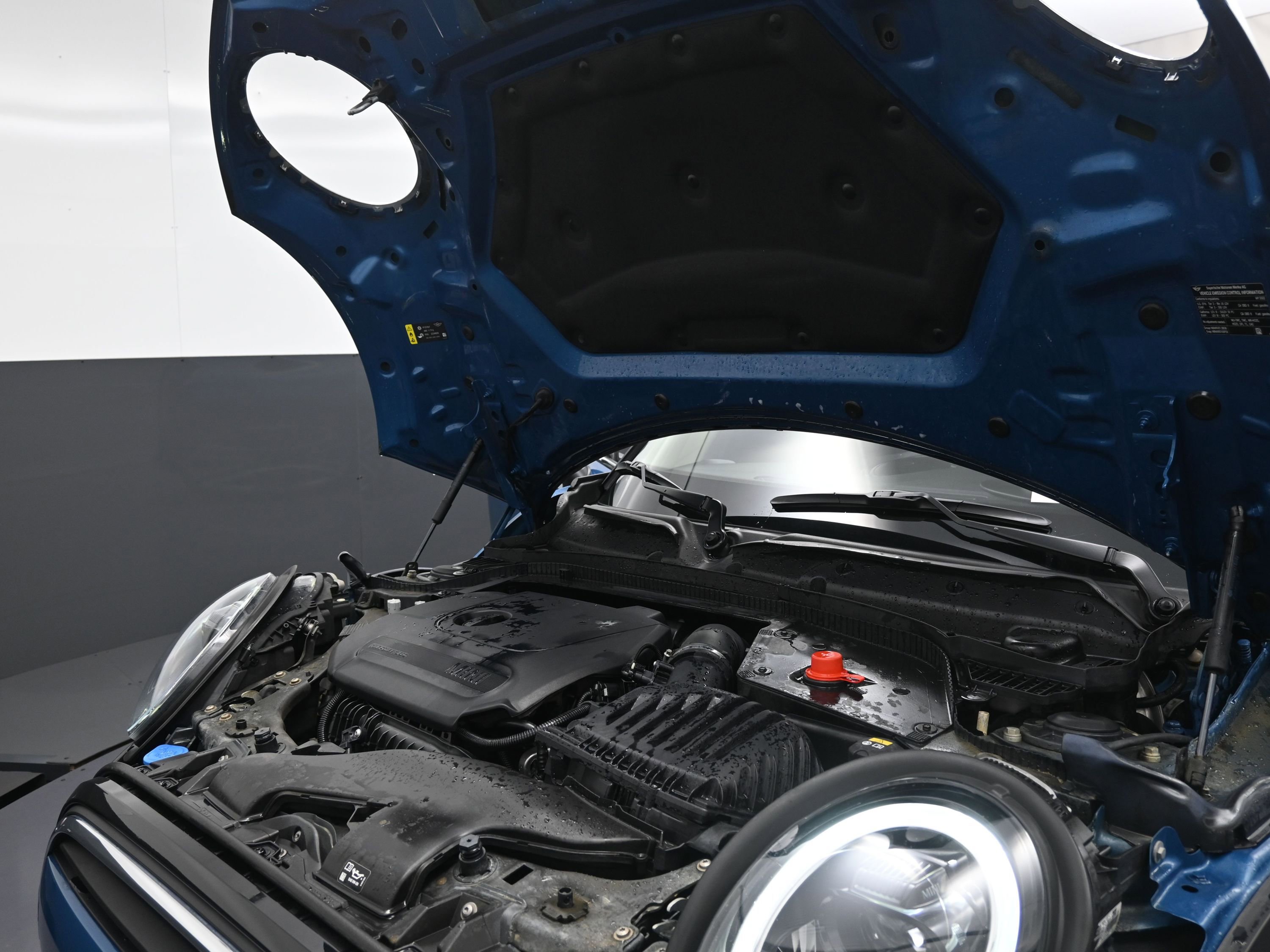 Used 2022 MINI Cooper 2-Door Hardtop image 28