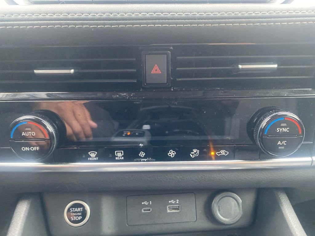 Used 2023 Nissan Rogue SV image 23