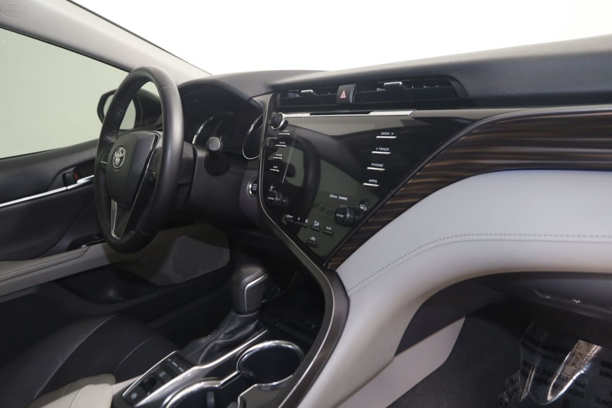 Used 2019 Toyota Camry XLE FWD image 40