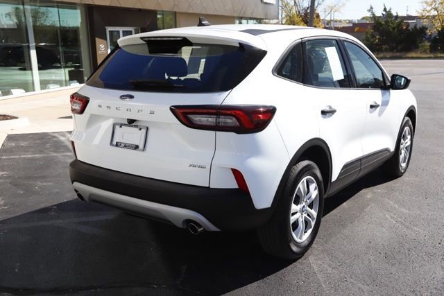 Used 2023 Ford Escape AWD image 3