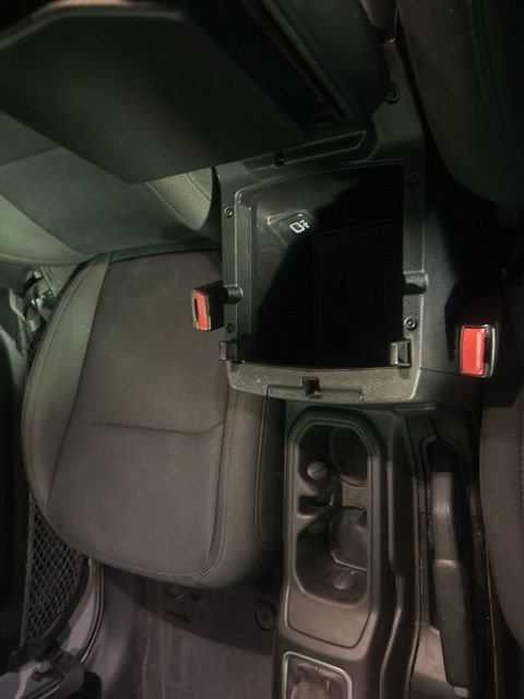 Used 2022 Jeep Wrangler Unlimited Sport AWD/4WD image 33