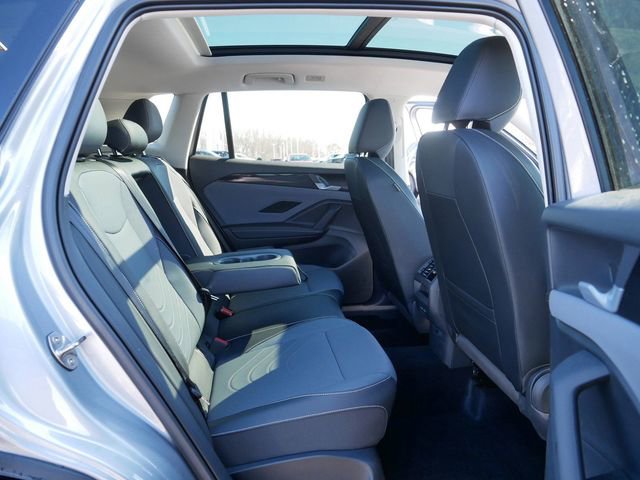 Certified 2025 Volkswagen Tiguan SE image 19